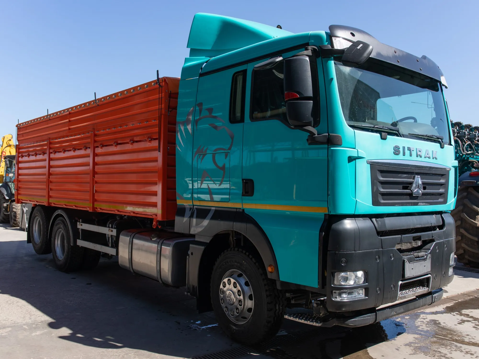Самоскид UAC СКД-20 з КМУ HC 150 A3